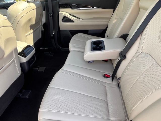 2025 INFINITI QX60 PURE