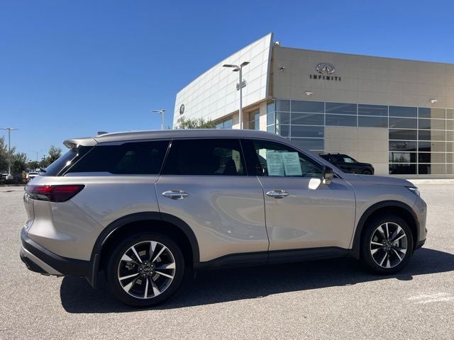 2025 INFINITI QX60 LUXE