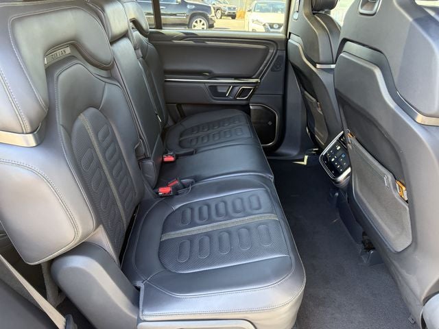 2023 Rivian R1S Adventure