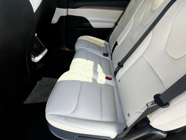 2024 Tesla Model X Base