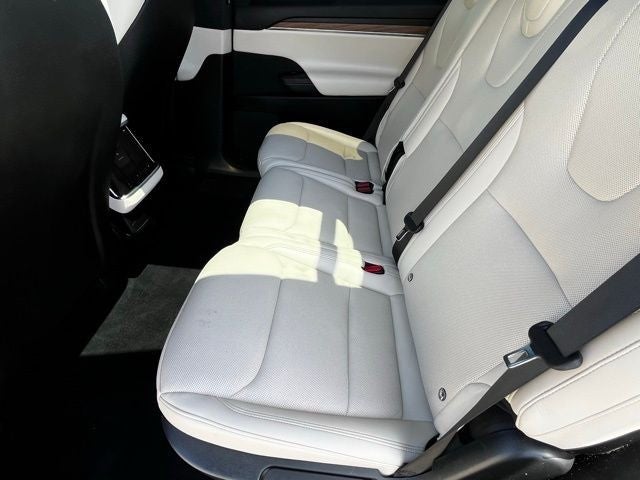 2024 Tesla Model X Base