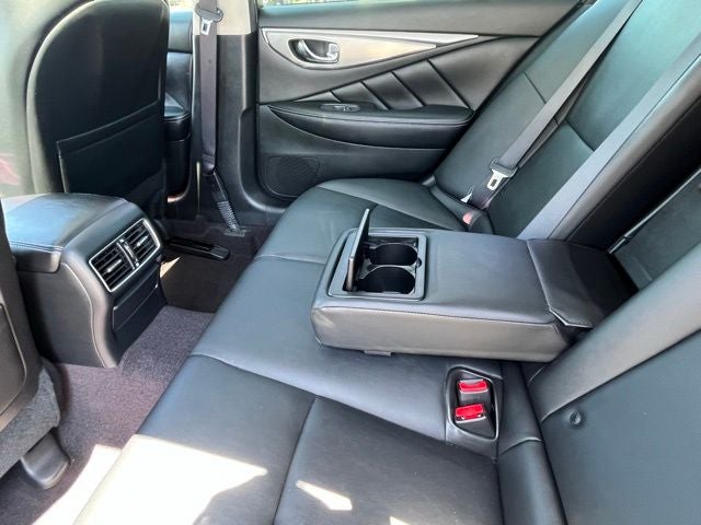 2015 INFINITI Q50 Base