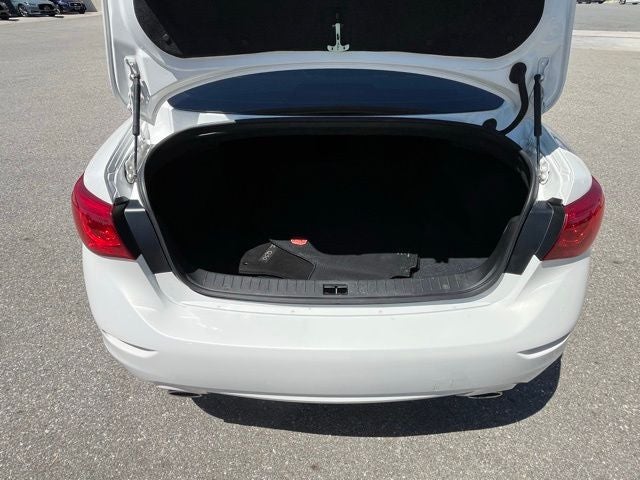 2015 INFINITI Q50 Base