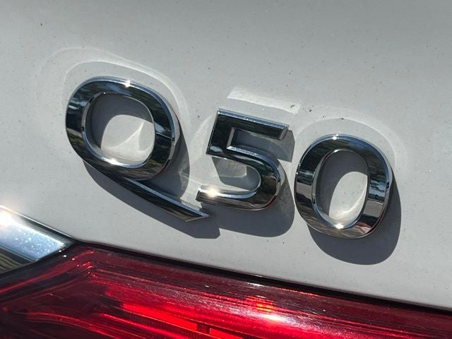 2015 INFINITI Q50 Base