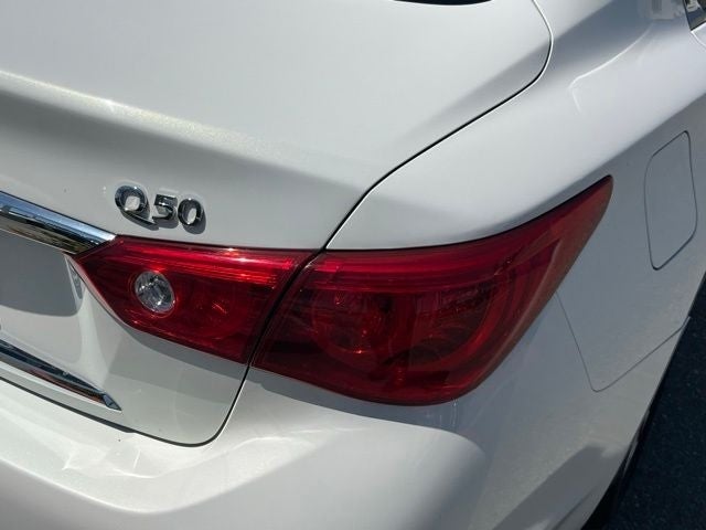 2015 INFINITI Q50 Base