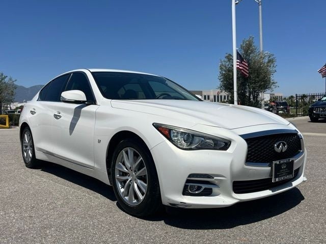 2015 INFINITI Q50 Base
