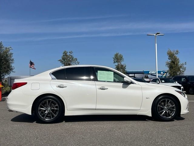 2017 INFINITI Q50 Signature Edition