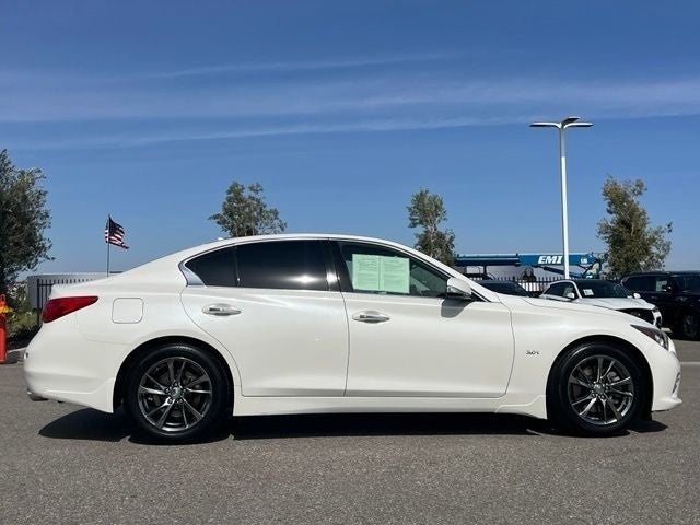 2017 INFINITI Q50 Signature Edition