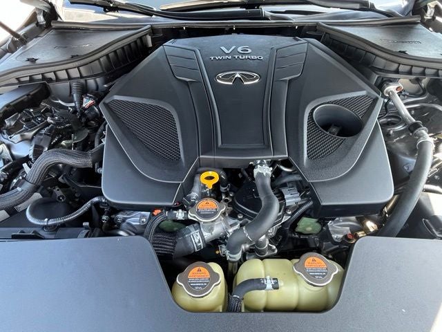 2019 INFINITI Q60 LUXE
