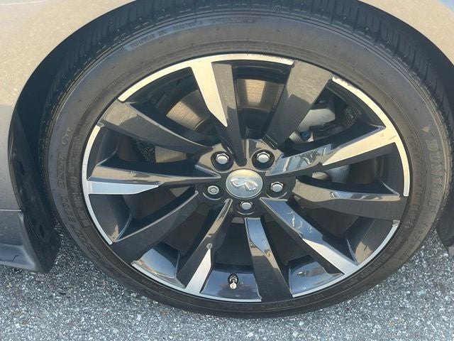 2019 INFINITI Q60 LUXE