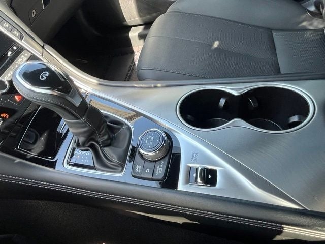 2019 INFINITI Q60 LUXE