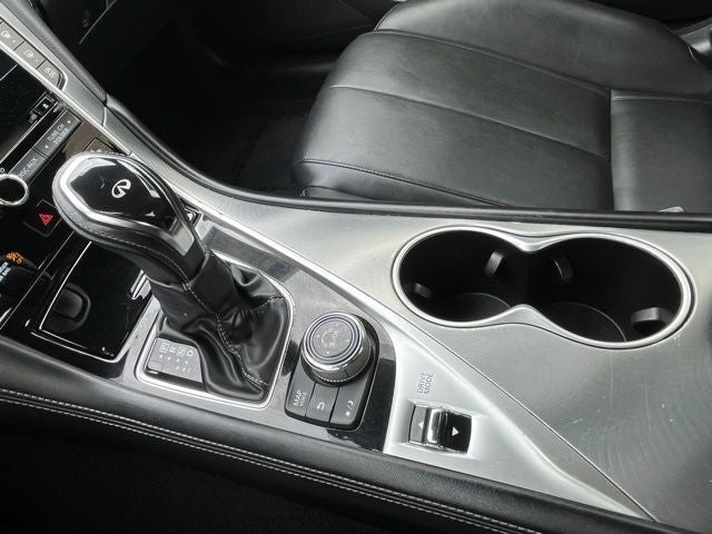 2019 INFINITI Q60 LUXE