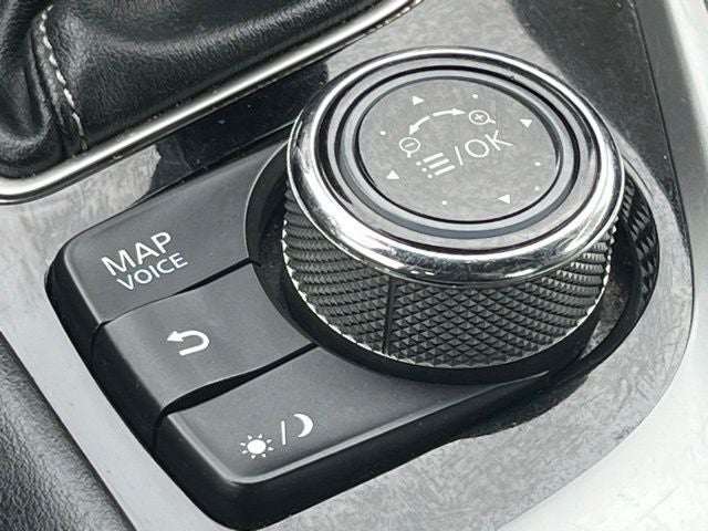 2019 INFINITI Q60 LUXE