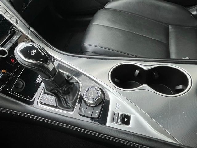 2019 INFINITI Q60 LUXE