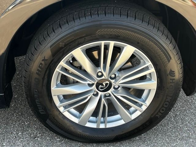 2022 INFINITI QX80 LUXE 2WD