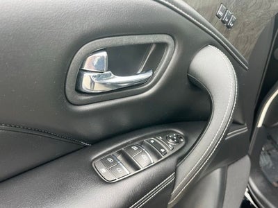 2021 INFINITI QX80 LUXE