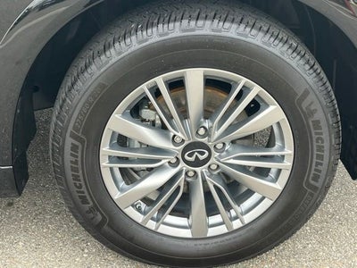 2021 INFINITI QX80 LUXE