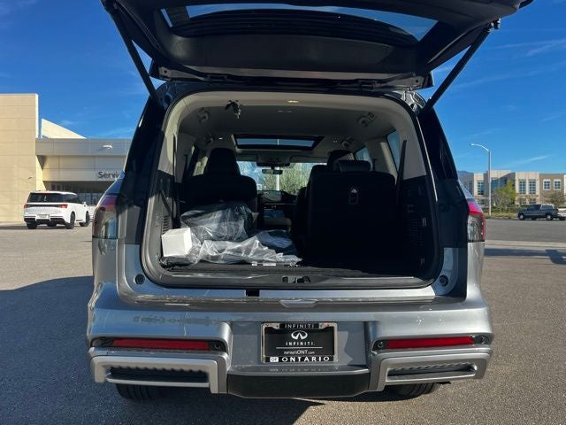 2026 INFINITI QX80 LUXE