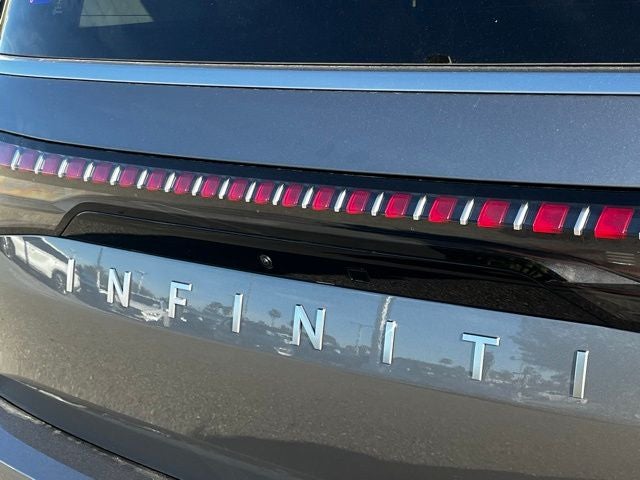 2026 INFINITI QX80 LUXE