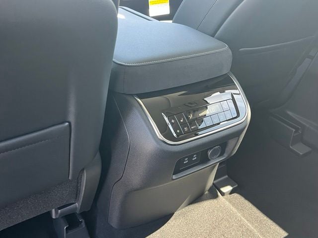 2027 INFINITI QX80 Luxe 4WD