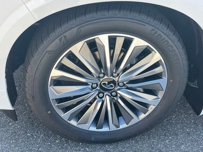 2027 INFINITI QX80 Luxe 4WD
