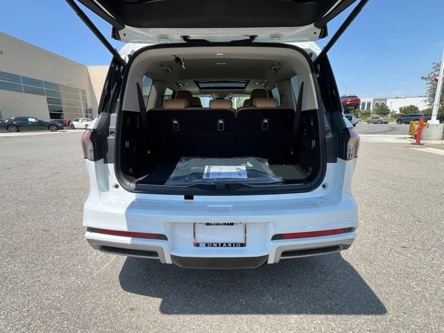 2027 INFINITI QX80 Luxe 2WD