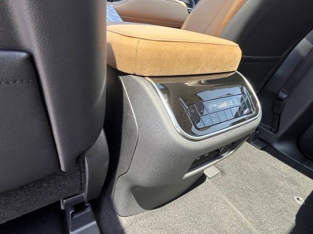 2027 INFINITI QX80 Luxe 2WD