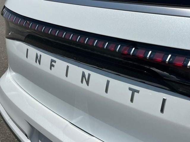 2027 INFINITI QX80 Luxe 2WD