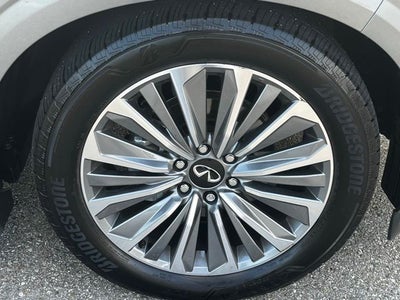 2025 INFINITI QX80 Sensory 4WD