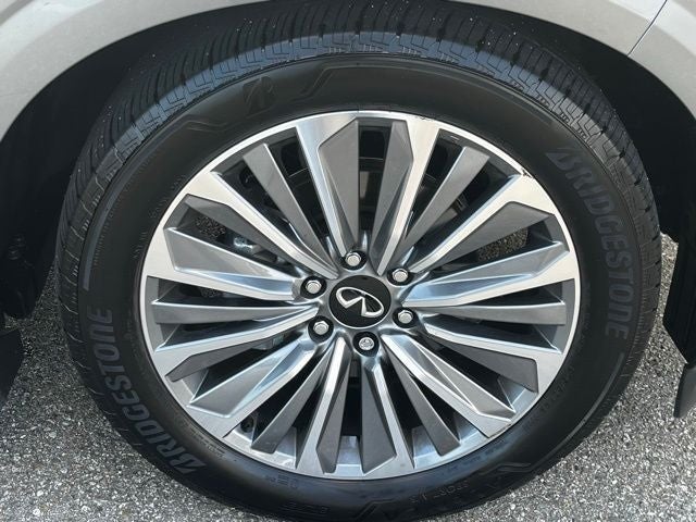 2025 INFINITI QX80 Sensory 4WD