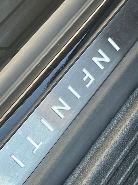 2025 INFINITI QX80 Sensory 4WD