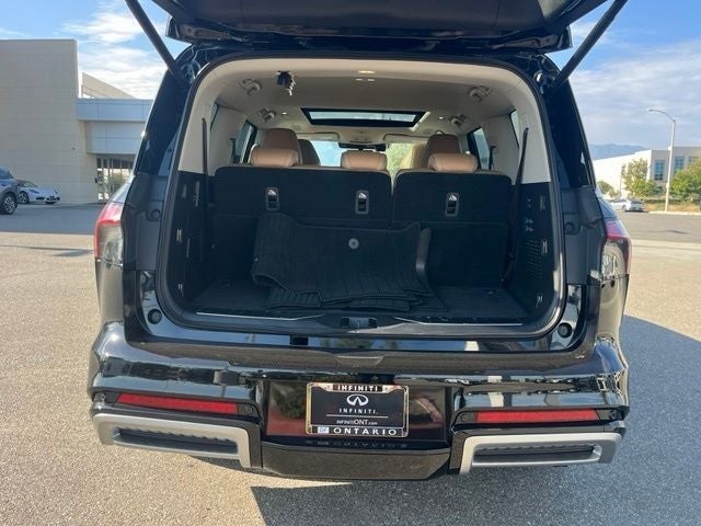 2025 INFINITI QX80 Sensory 4WD
