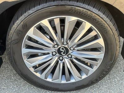 2025 INFINITI QX80 Sensory 4WD