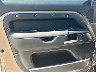 2025 Land Rover Defender 110 S