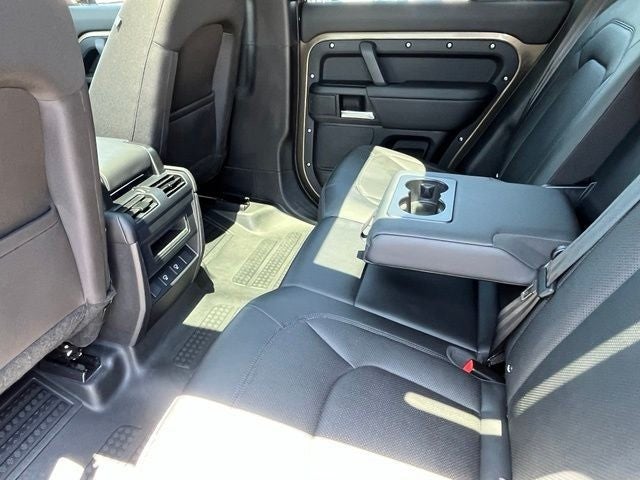 2025 Land Rover Defender 110 S